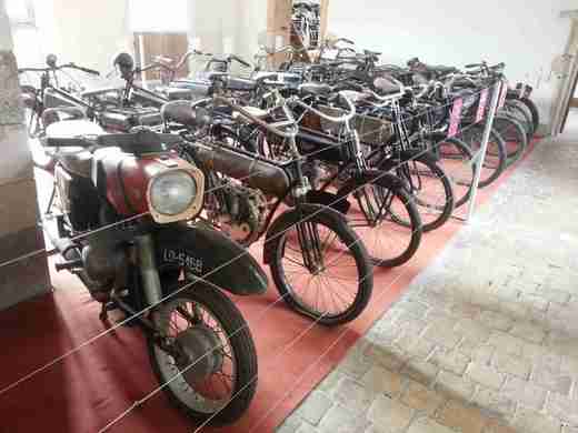 28 Muzeum v Chateau de   Savigny-les-Beaune