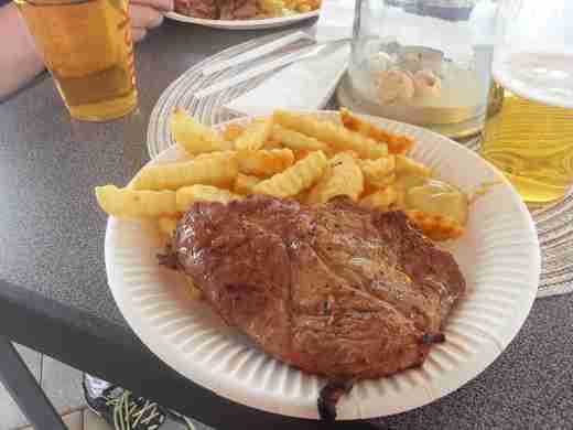 08 Vepřový steak s oblohou za necelé 4 EUR