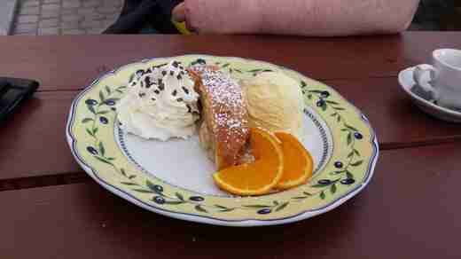 17 Apfelstrudel