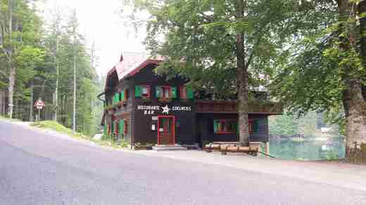 04 Restaurace u spodního jezera Fusine