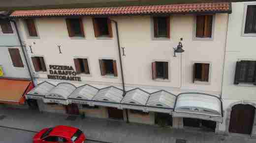 01 Pohled z balkonu hotelu Roma