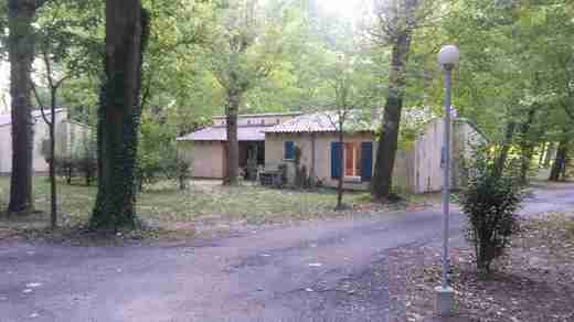 01 Rozloučení s bungalovem