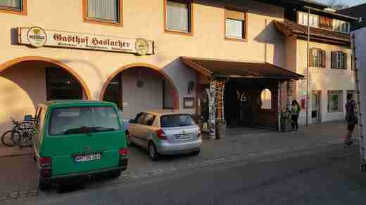21 Náš hotel v Böbingu