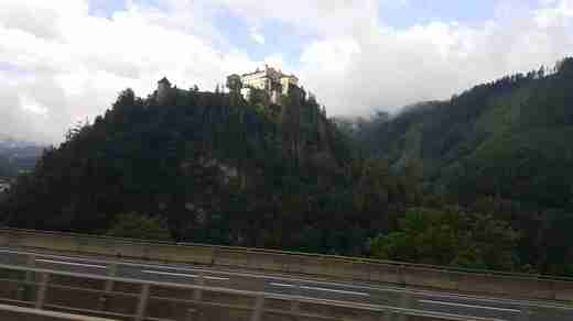 01 Kam orli nelétají - hrad Hohenwerfen