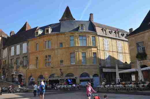 11 Sarlat