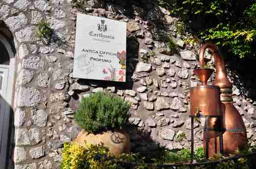 09 Capri - kartuziánská parfumerie