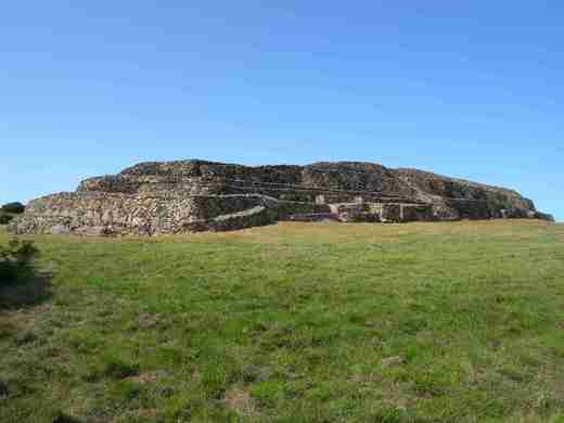 14 Cairn de Barnenez