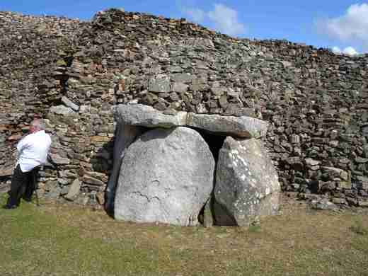 16 Cairn de Barnenez
