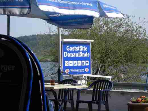 03 Občerstvení u Dunaje