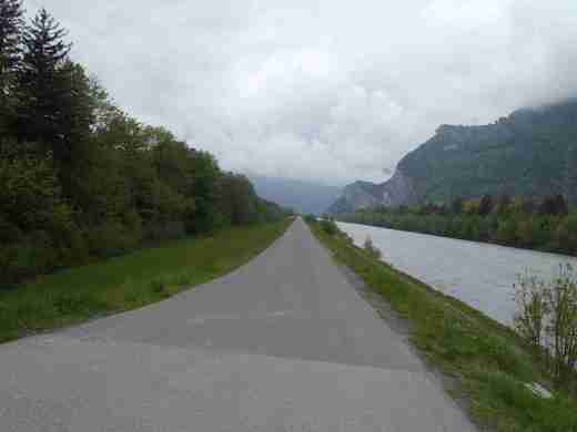 15 Rheinweg