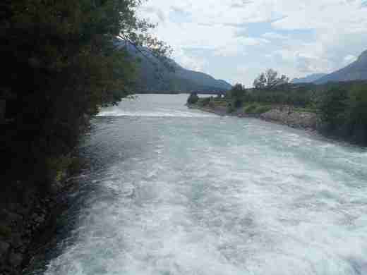 19 Řeka Rimone se vlévá do Lago di Cavedine