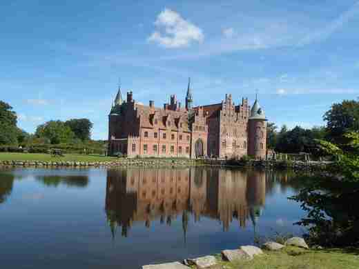 25 Egeskov