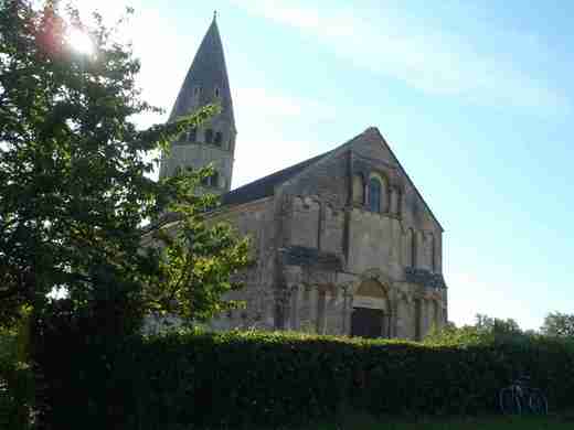 01 Kostel St. André