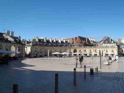 12 Place de la Liberation